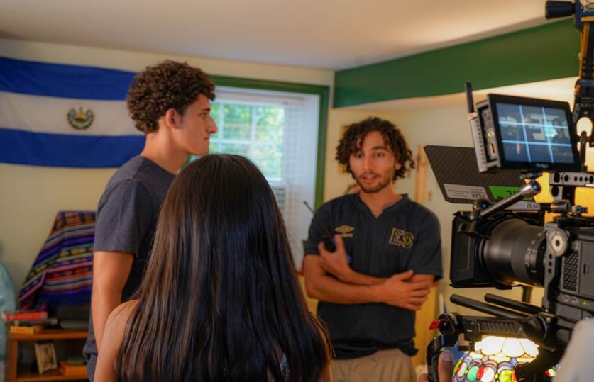 Una persona jugando wii

El contenido generado por IA puede ser incorrecto.